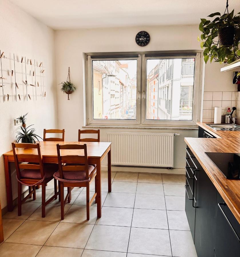 Apartment Stadtmitte, 2 Kingsize-betten, Kaffe-flat, Bis Zu 4 Personen, Balkon *